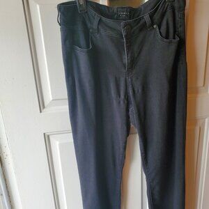 Women's Celebrity Pink Black High Rise Skinny jeans - Size 18 plus - Used